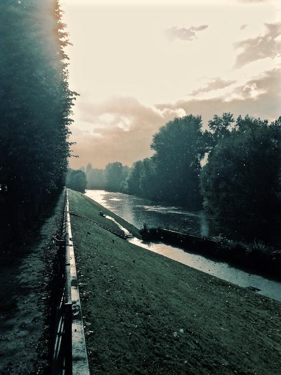 Hotel L'Esturgeon Poissy Eksteriør bilde