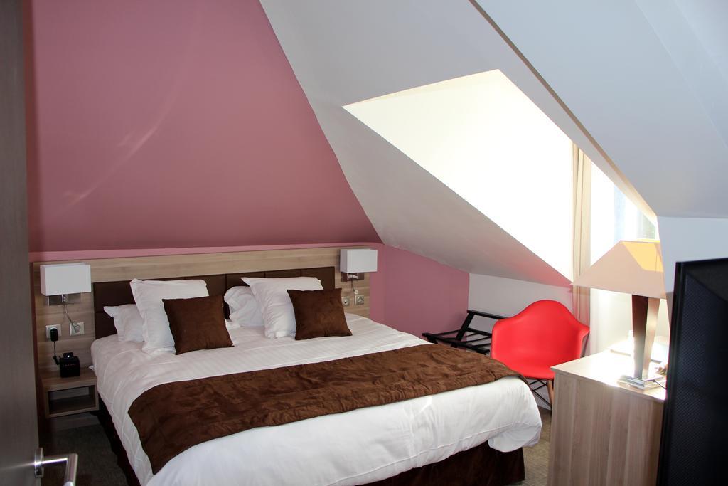 Hotel L'Esturgeon Poissy Eksteriør bilde