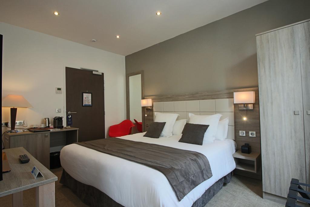 Hotel L'Esturgeon Poissy Eksteriør bilde