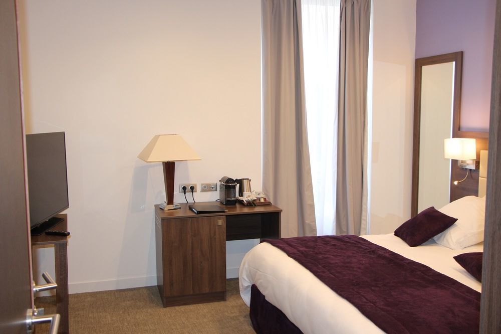 Hotel L'Esturgeon Poissy Eksteriør bilde