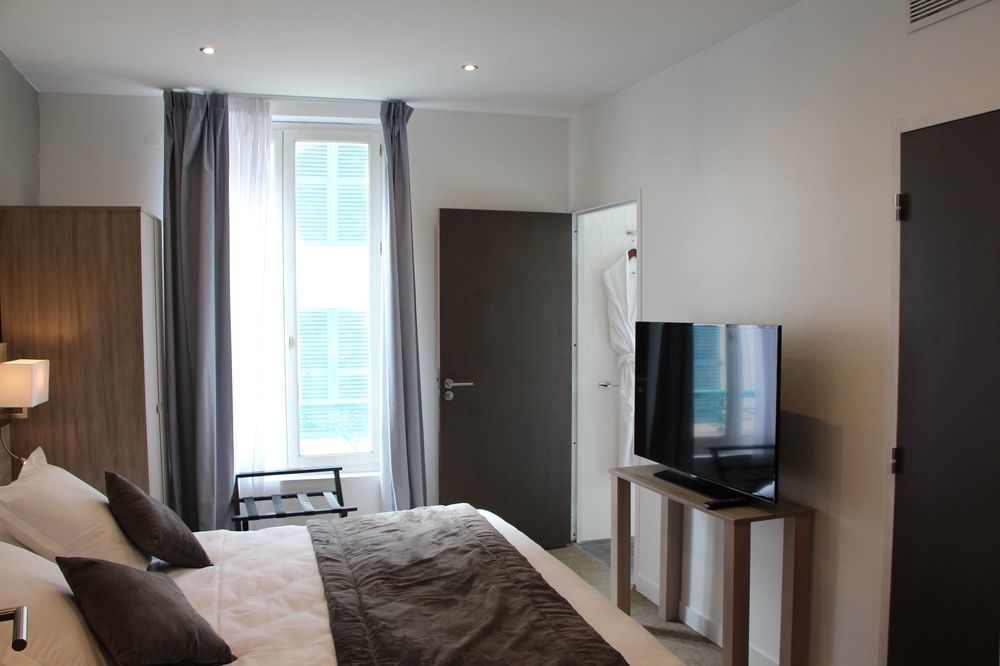 Hotel L'Esturgeon Poissy Eksteriør bilde