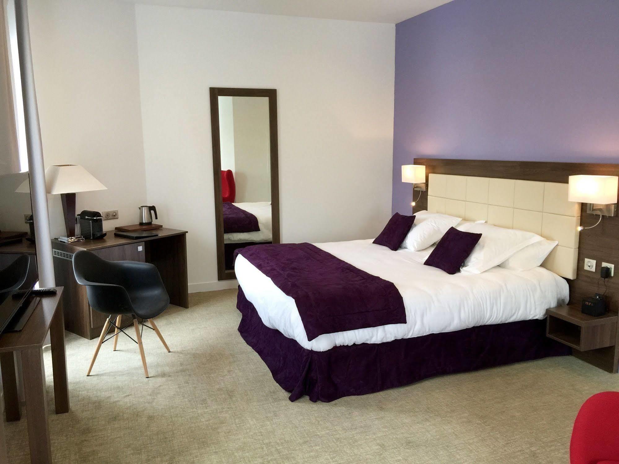 Hotel L'Esturgeon Poissy Eksteriør bilde