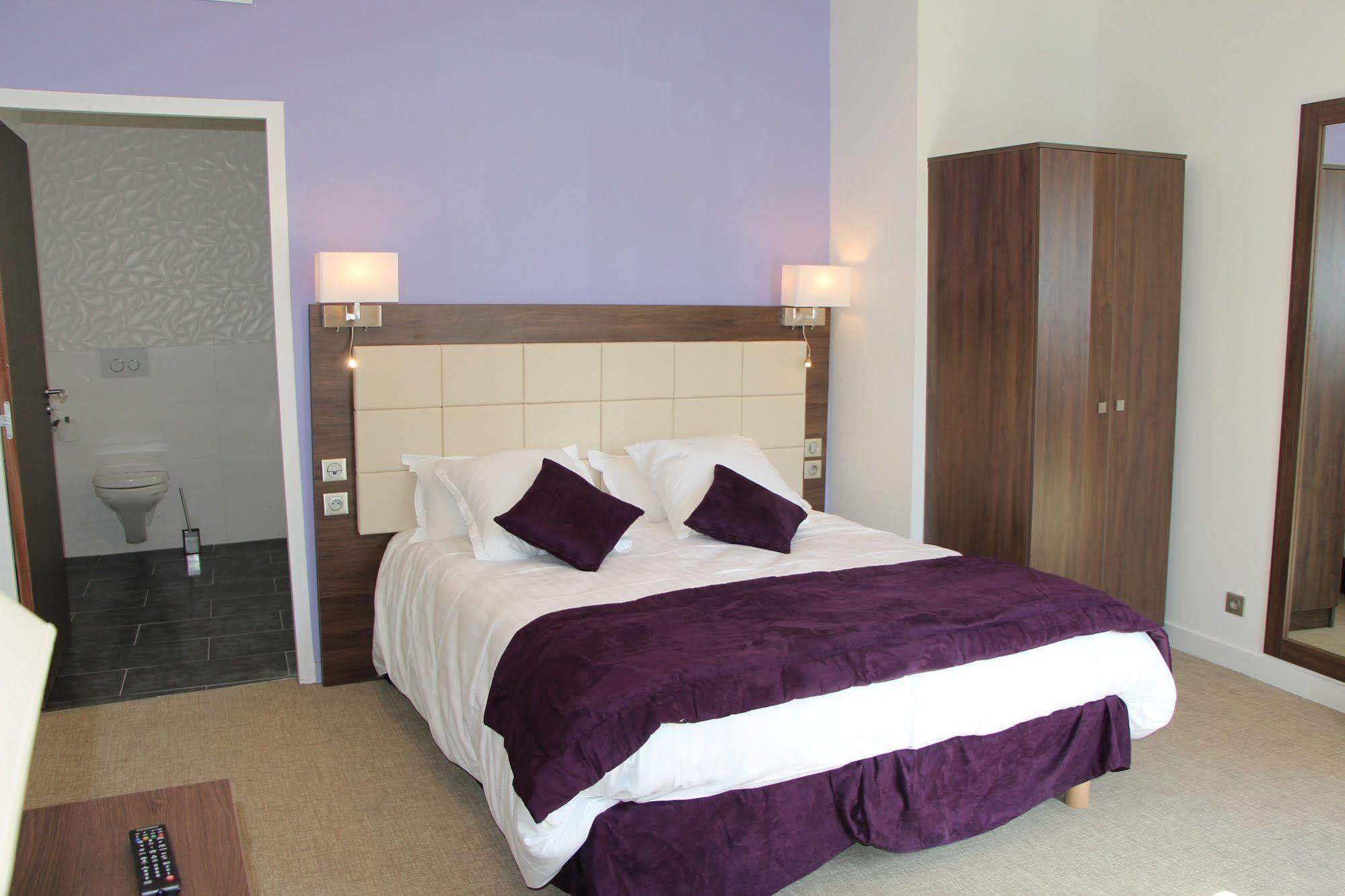 Hotel L'Esturgeon Poissy Eksteriør bilde
