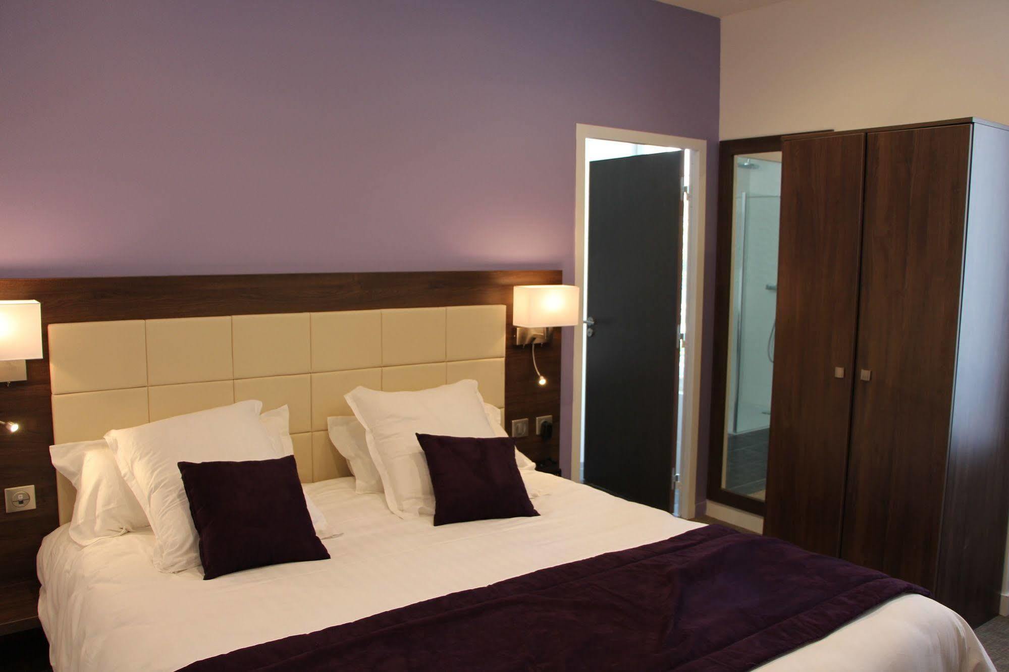 Hotel L'Esturgeon Poissy Eksteriør bilde